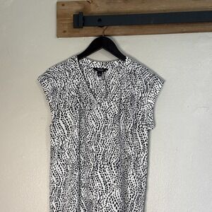 Simply Vera Verawang Blouse Women's Small Black White V-Neck Excellent